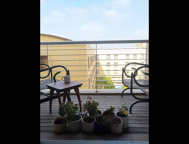 1 BEDROOM APARTMENT FOR SALE IN UMHLANGA RIDGE